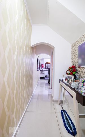 Casa à venda com 280m², 3 quartos e 3 vagas Casa à venda com 280m², 3 quartos e 3 vagasCorredor
