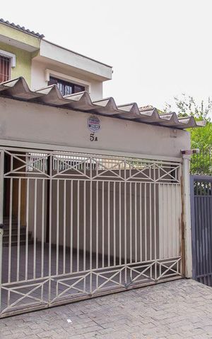 Casa à venda com 144m², 4 quartos e 2 vagasFachada