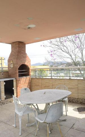 Casa à venda com 504m², 6 quartos e 2 vagasChurrasqueira