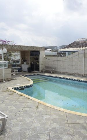 Casa à venda com 504m², 6 quartos e 2 vagasÁrea da Piscina