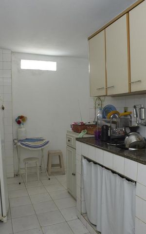Casa à venda com 504m², 6 quartos e 2 vagasCozinha da casa de Hospede