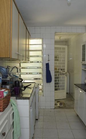 Casa à venda com 504m², 6 quartos e 2 vagasCozinha da casa de Hospede