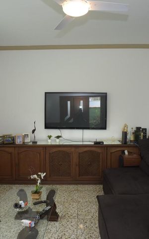 Casa à venda com 504m², 6 quartos e 2 vagasSala
