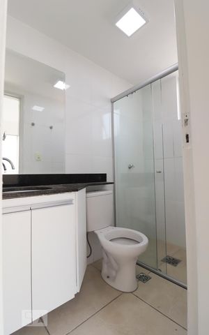 Apartamento para alugar com 63m², 2 quartos e 1 vaga Apartamento para alugar com 63m², 2 quartos e 1 vagaBanheiro da suíte