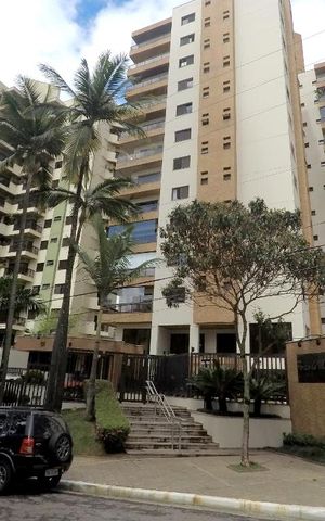 Apartamento à venda com 208m², 4 quartos e 4 vagasFachada