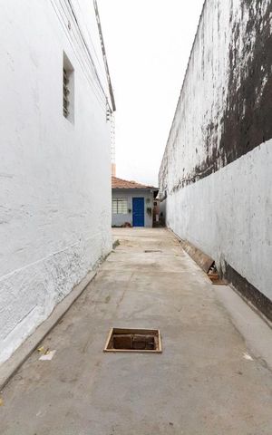 Casa à venda com 500m², 4 quartos e 7 vagasEntrada lateral