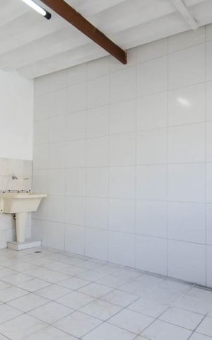 Casa à venda com 250m², 4 quartos e 2 vagas Casa à venda com 250m², 4 quartos e 2 vagasÁrea de Serviço 1