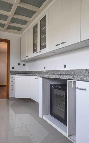 Apartamento para alugar com 487m², 3 quartos e 4 vagas Apartamento para alugar com 487m², 3 quartos e 4 vagasCozinha
