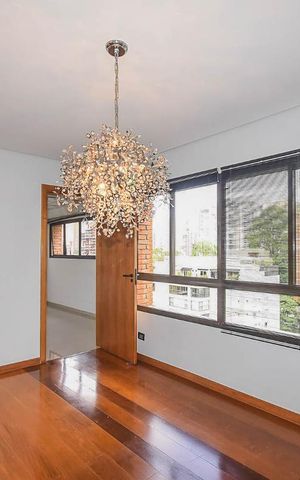Apartamento para alugar com 487m², 3 quartos e 4 vagas Apartamento para alugar com 487m², 3 quartos e 4 vagasSala de jantar