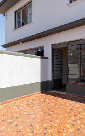 Casa à venda com 117m², 2 quartos e 2 vagas Casa à venda com 117m², 2 quartos e 2 vagasVaranda da sala