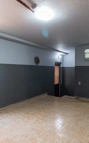 Casa à venda com 117m², 2 quartos e 2 vagas Casa à venda com 117m², 2 quartos e 2 vagasGaragem 1
