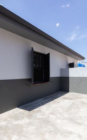 Casa à venda com 117m², 2 quartos e 2 vagas Casa à venda com 117m², 2 quartos e 2 vagasTerraço fundos