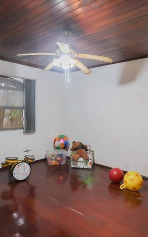 Casa à venda com 250m², 3 quartos e 8 vagas Casa à venda com 250m², 3 quartos e 8 vagasDormitório 1