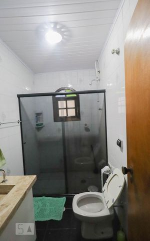 Casa à venda com 250m², 3 quartos e 8 vagas Casa à venda com 250m², 3 quartos e 8 vagasBanheiro