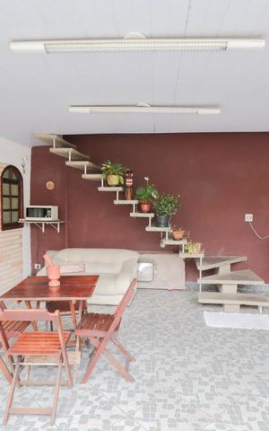 Casa à venda com 250m², 3 quartos e 8 vagas Casa à venda com 250m², 3 quartos e 8 vagasEspaço Gourmet