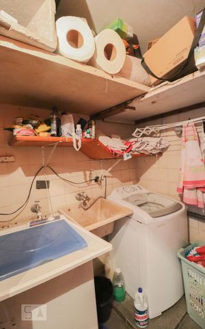 Casa à venda com 250m², 3 quartos e 8 vagas Casa à venda com 250m², 3 quartos e 8 vagasÁrea de Serviço