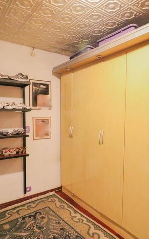 Casa à venda com 250m², 3 quartos e 8 vagas Casa à venda com 250m², 3 quartos e 8 vagasDormitório 2