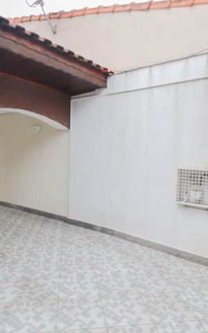 Casa à venda com 250m², 3 quartos e 8 vagas Casa à venda com 250m², 3 quartos e 8 vagasGaragem
