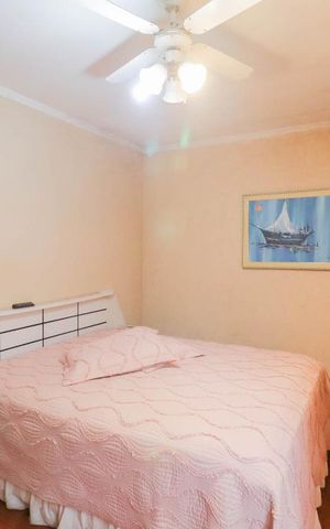 Casa à venda com 250m², 3 quartos e 8 vagas Casa à venda com 250m², 3 quartos e 8 vagasSuíte