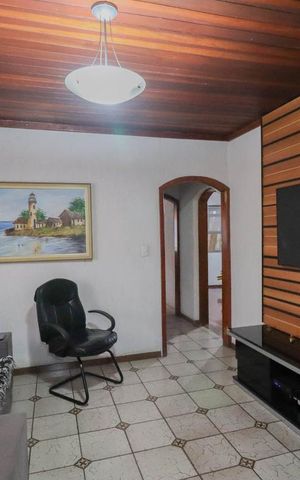 Casa à venda com 250m², 3 quartos e 8 vagas Casa à venda com 250m², 3 quartos e 8 vagasSala de Estar