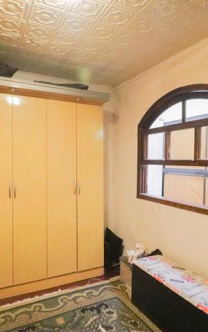 Casa à venda com 250m², 3 quartos e 8 vagas Casa à venda com 250m², 3 quartos e 8 vagasDormitório 2