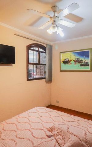 Casa à venda com 250m², 3 quartos e 8 vagas Casa à venda com 250m², 3 quartos e 8 vagasSuíte