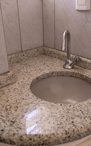 Casa à venda com 135m², 3 quartos e 3 vagasBanheiro - Torneira