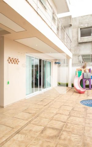 Casa à venda com 378m², 4 quartos e 6 vagas Casa à venda com 378m², 4 quartos e 6 vagasÁrea comum - Piscina