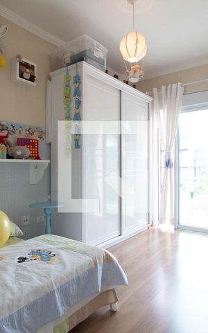 Casa à venda com 378m², 4 quartos e 6 vagas Casa à venda com 378m², 4 quartos e 6 vagasSuíte 3