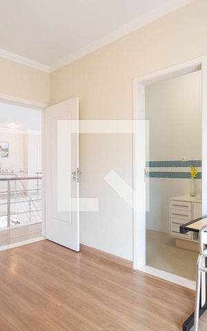 Casa à venda com 378m², 4 quartos e 6 vagas Casa à venda com 378m², 4 quartos e 6 vagasSuíte 4