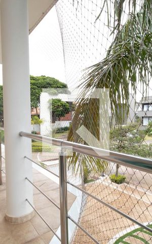 Casa à venda com 378m², 4 quartos e 6 vagas Casa à venda com 378m², 4 quartos e 6 vagasSacada da Suíte 4
