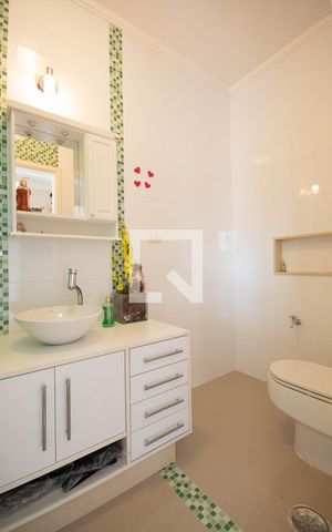 Casa à venda com 378m², 4 quartos e 6 vagas Casa à venda com 378m², 4 quartos e 6 vagasBanheiro da Suíte 3