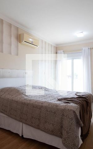Casa à venda com 378m², 4 quartos e 6 vagas Casa à venda com 378m², 4 quartos e 6 vagasSuíte Master