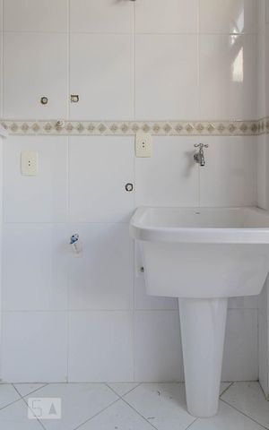 Apartamento à venda com 260m², 3 quartos e 3 vagas Apartamento à venda com 260m², 3 quartos e 3 vagasÁrea de serviço