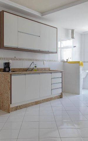 Apartamento à venda com 260m², 3 quartos e 3 vagas Apartamento à venda com 260m², 3 quartos e 3 vagasCozinha