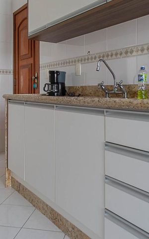 Apartamento à venda com 260m², 3 quartos e 3 vagas Apartamento à venda com 260m², 3 quartos e 3 vagasCozinha