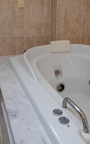 Apartamento à venda com 260m², 3 quartos e 3 vagas Apartamento à venda com 260m², 3 quartos e 3 vagasBanheiro da suíte 1