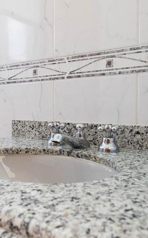 Apartamento à venda com 260m², 3 quartos e 3 vagas Apartamento à venda com 260m², 3 quartos e 3 vagasBanheiro da suíte 2 e 3