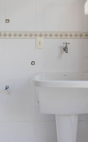 Apartamento à venda com 260m², 3 quartos e 3 vagas Apartamento à venda com 260m², 3 quartos e 3 vagasÁrea de serviço