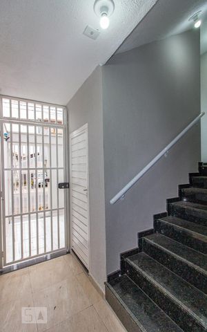 Studio para alugar com 35m², 1 quarto e sem vaga Studio para alugar com 35m², 1 quarto e sem vagaHall de Entrada