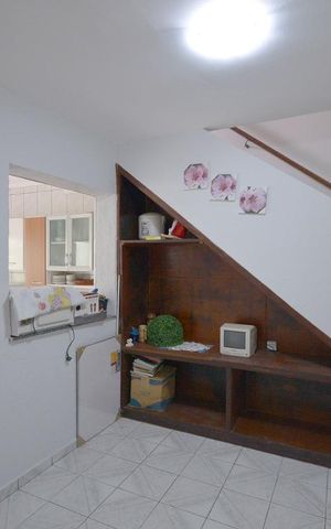 Casa à venda com 60m², 2 quartos e sem vaga Casa à venda com 60m², 2 quartos e sem vagaSala