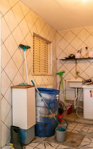 Casa à venda com 250m², 4 quartos e 4 vagasLavanderia