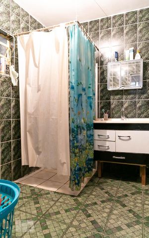 Casa à venda com 250m², 4 quartos e 4 vagasBanheiro