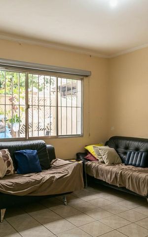 Casa à venda com 250m², 4 quartos e 4 vagasSala