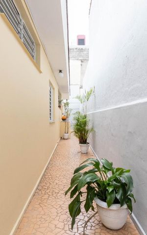 Casa à venda com 175m², 2 quartos e 2 vagas Casa à venda com 175m², 2 quartos e 2 vagasCorredor Externo