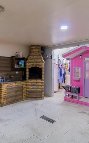 Casa à venda com 247m², 3 quartos e 4 vagasChurrasqueira