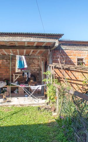 Casa à venda com 200m², 4 quartos e 2 vagas Casa à venda com 200m², 4 quartos e 2 vagasPátio fundos