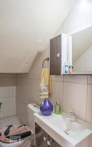Casa à venda com 200m², 4 quartos e 2 vagas Casa à venda com 200m², 4 quartos e 2 vagasLavabo