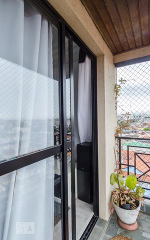 Apartamento à venda com 144m², 4 quartos e 2 vagas Apartamento à venda com 144m², 4 quartos e 2 vagasVaranda
