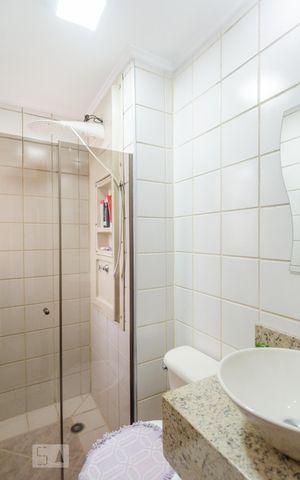 Apartamento à venda com 144m², 4 quartos e 2 vagas Apartamento à venda com 144m², 4 quartos e 2 vagasBanheiro 1